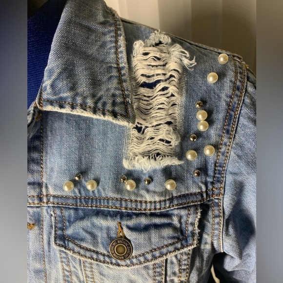 machine pour trucker jean jacket denim with beads pearls distressed denim - Picture 2 of 7